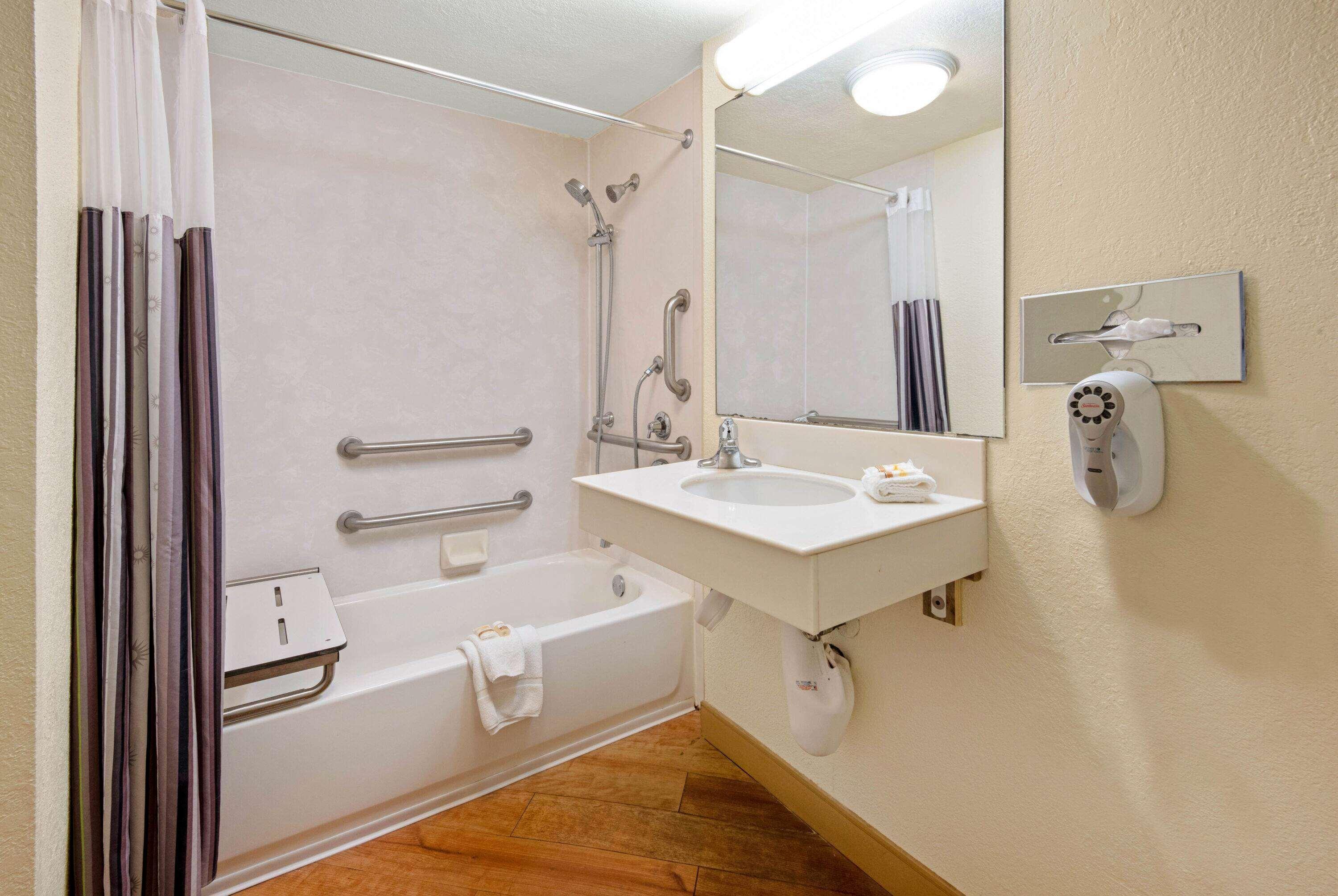 La Quinta Inn By Wyndham San Antonio Market Square Екстериор снимка