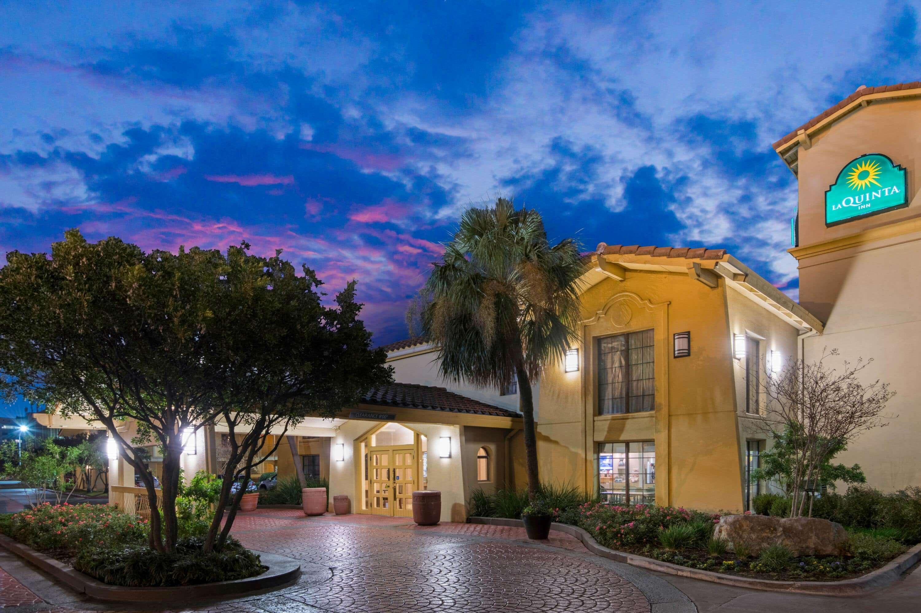 La Quinta Inn By Wyndham San Antonio Market Square Екстериор снимка