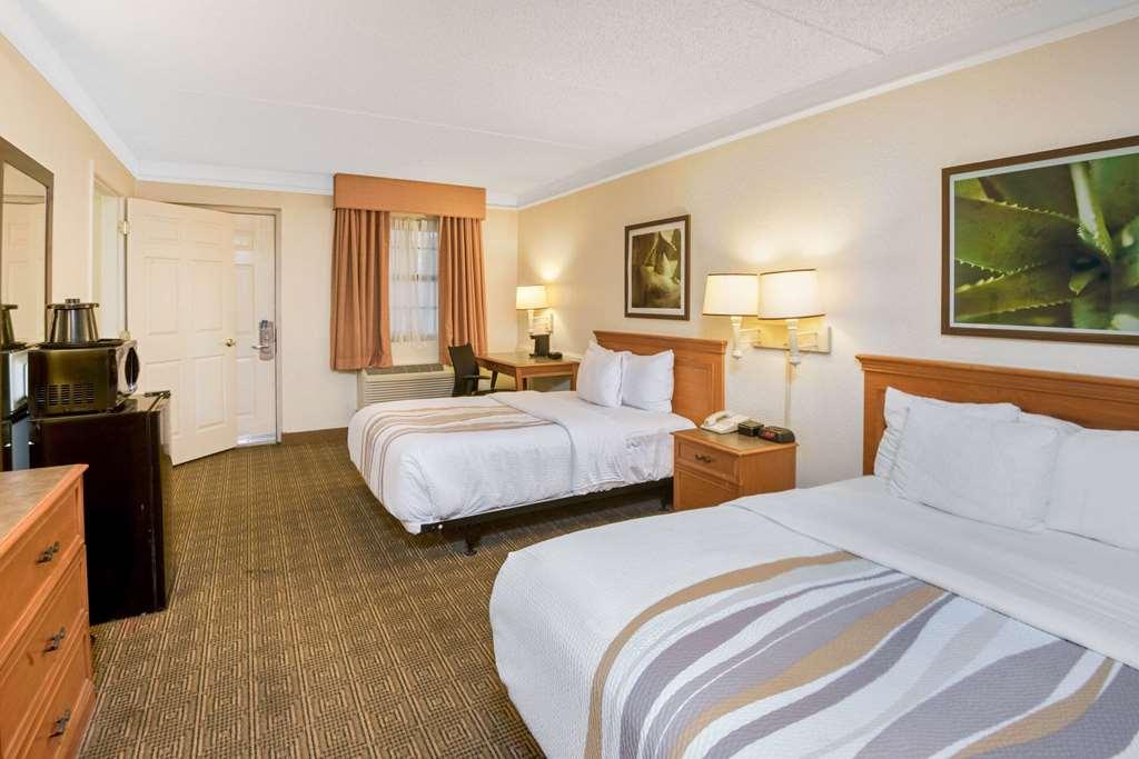 La Quinta Inn By Wyndham San Antonio Market Square Стая снимка